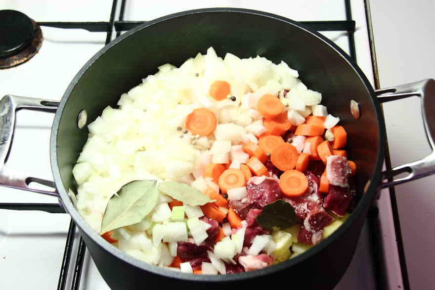 Irsk stuvning med kartofler løg og gulerødder ... klik for at komme tilbage