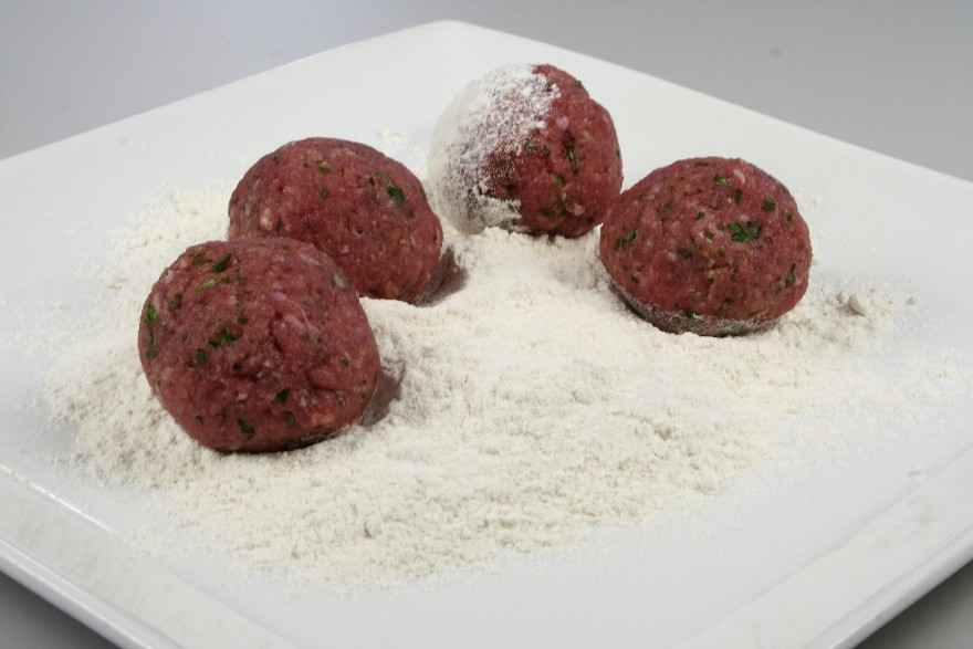 Italienske kødboller i tomatsovs ... klik for at komme tilbage
