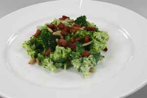 Broccolisalat med creme fraiche