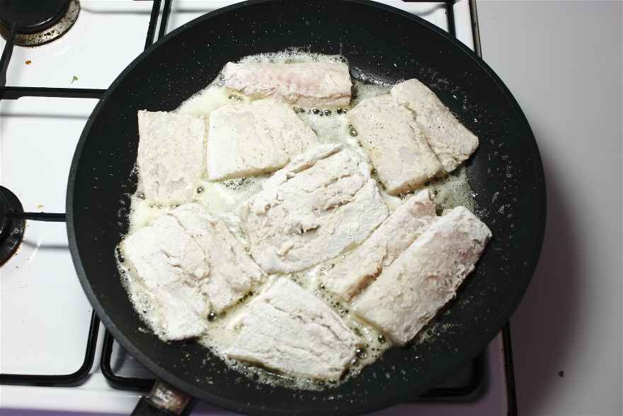 Stegt torsk med rabarbersauce og spinat- ærtesalat ... klik for at komme tilbage