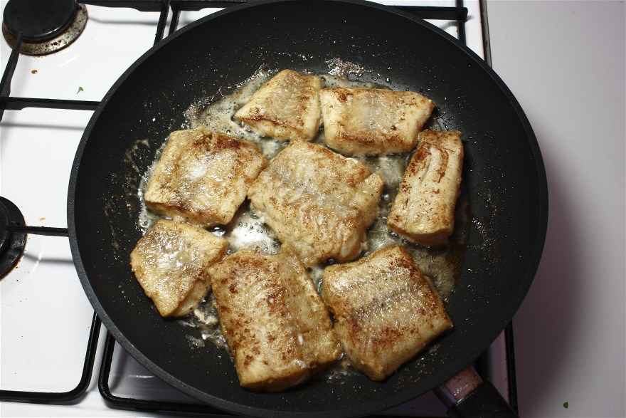 Stegt torsk med rabarbersauce og spinat- ærtesalat ... klik for at komme tilbage
