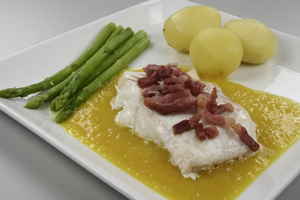 Bagt torsk med karrysauce og friske asparges, billede 4