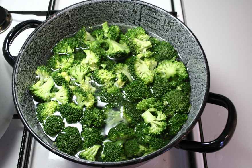 Broccolisalat 02 ... klik for at komme tilbage