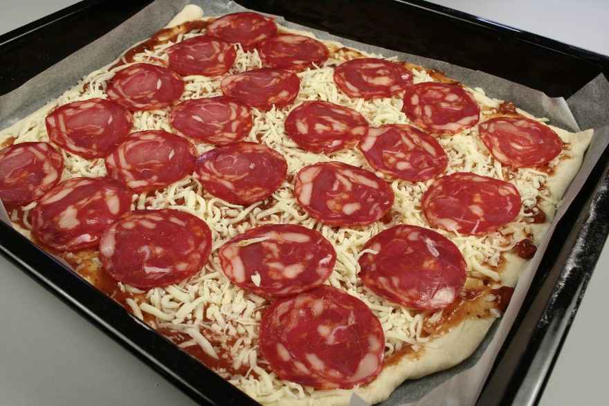 Deep Pan Pizza med chorizo ... klik for at komme tilbage