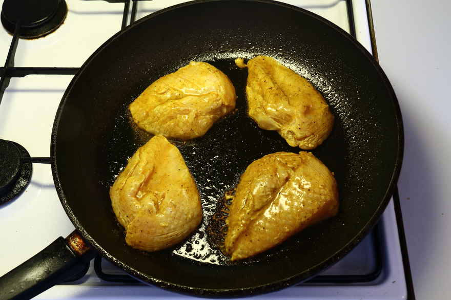 Karrymarineret kyllingefilet med lækker grønsagsmix ... klik for at komme tilbage