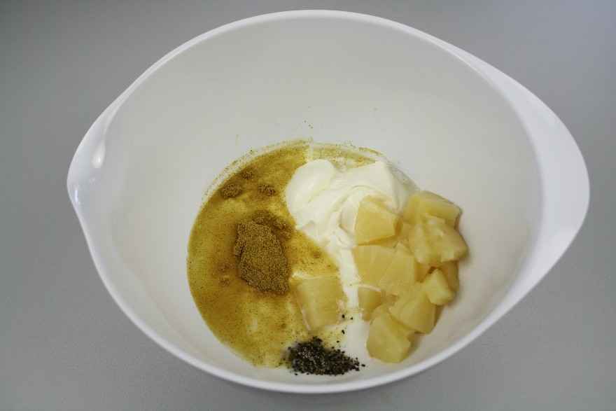 Kartoffelsalat med ananas og karry ... klik for at komme tilbage