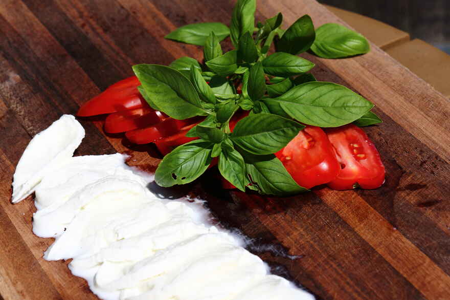 Tomatsalat med mozzarella - Caprese ... klik for at komme tilbage