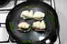 Dampet pighvar med æble/peberrods beurre blanc, billede 2