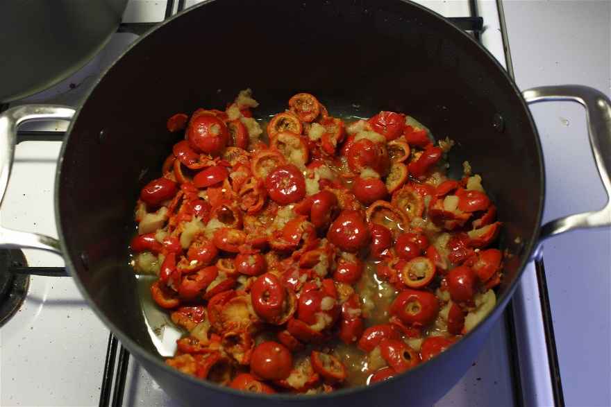 Hybenmarmelade med æbler og kanel ... klik for at komme tilbage