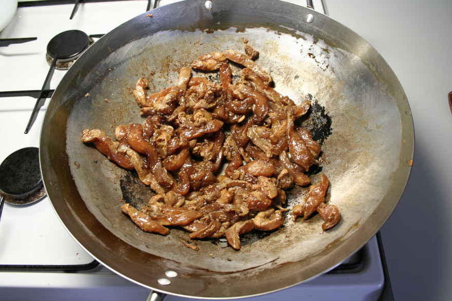 Kinesisk kylling i wok med svampe ... klik for at komme tilbage