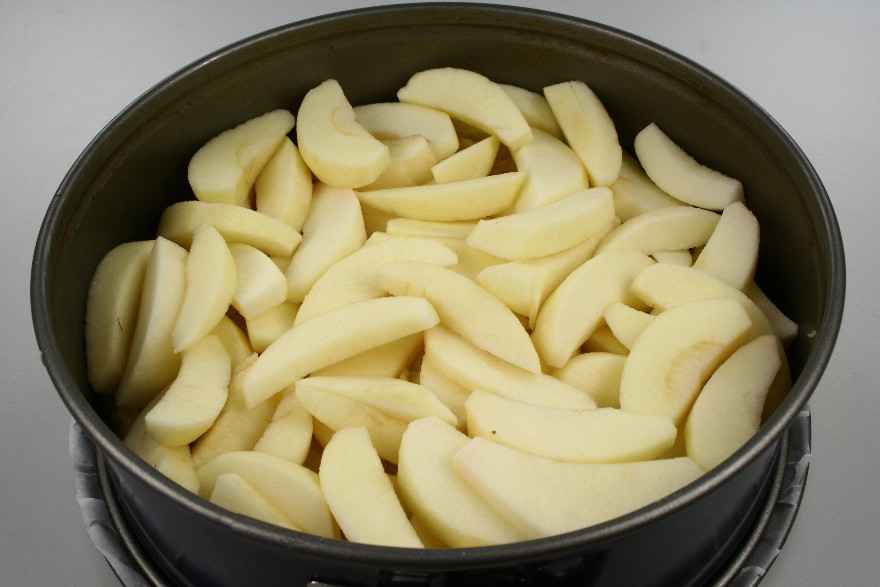 Æblekage med marcipan ... klik for at komme tilbage