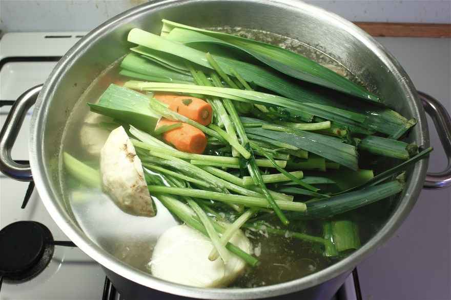 Klar suppe med hjemmelavede boller ... klik for at komme tilbage