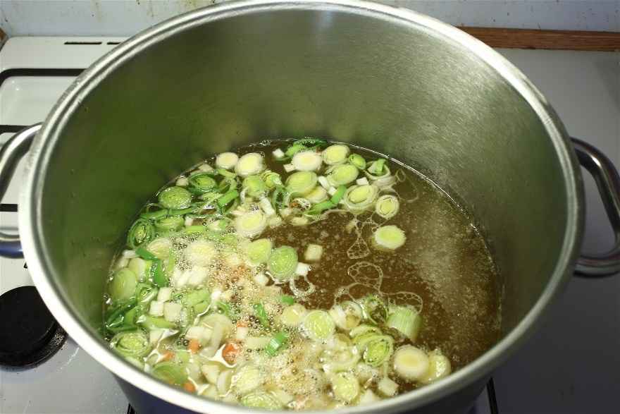 Klar suppe med hjemmelavede boller ... klik for at komme tilbage