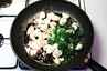 Svinekoteletter med ristet persille, hvidløg og champignon ... klik på billedet for at komme tilbage