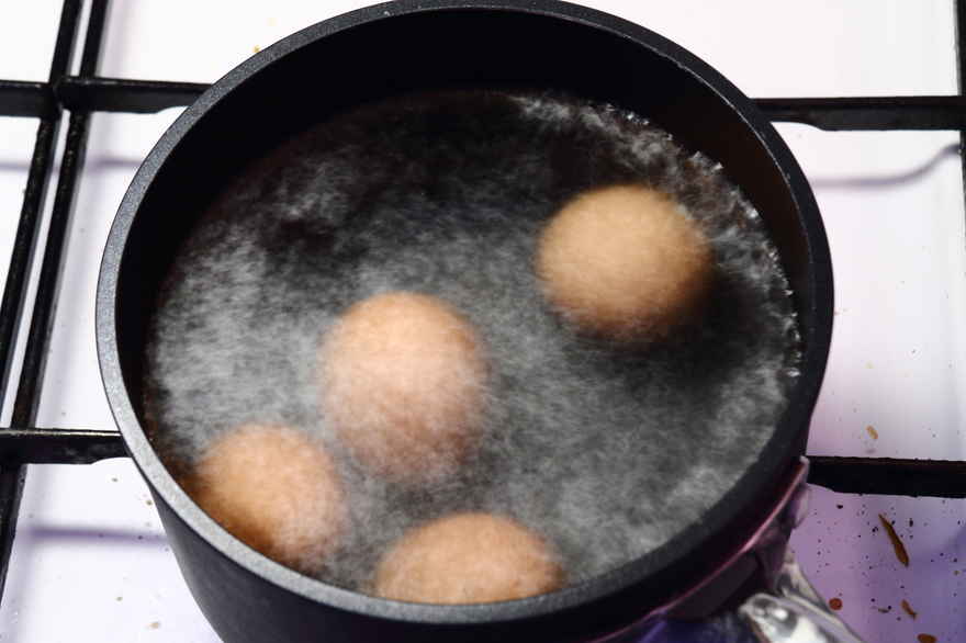 Hårdkogte saltæg (Saltede kogte æg) ... klik for at komme tilbage