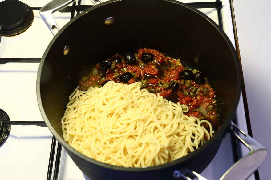 Spaghetti alla puttanesca ... klik for at komme tilbage