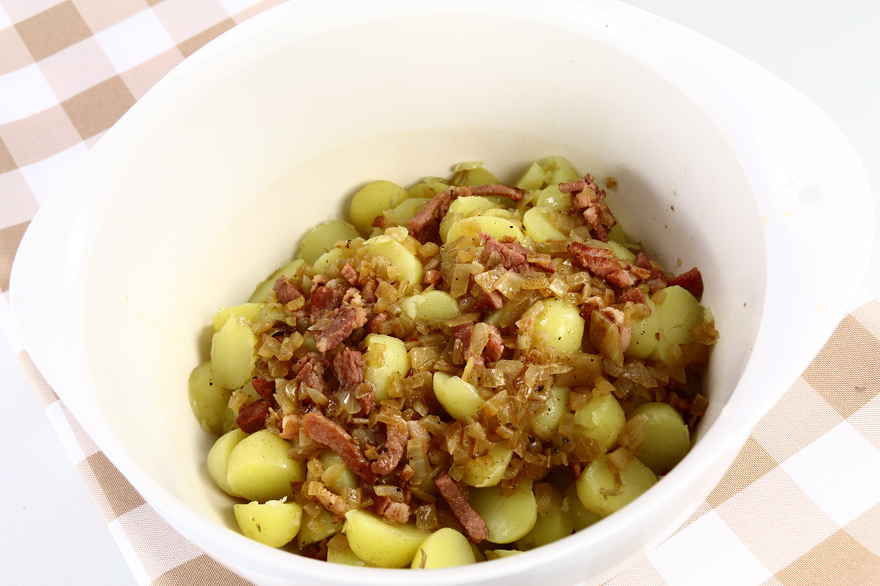 Varm kartoffelsalat med bacon ... klik for at komme tilbage