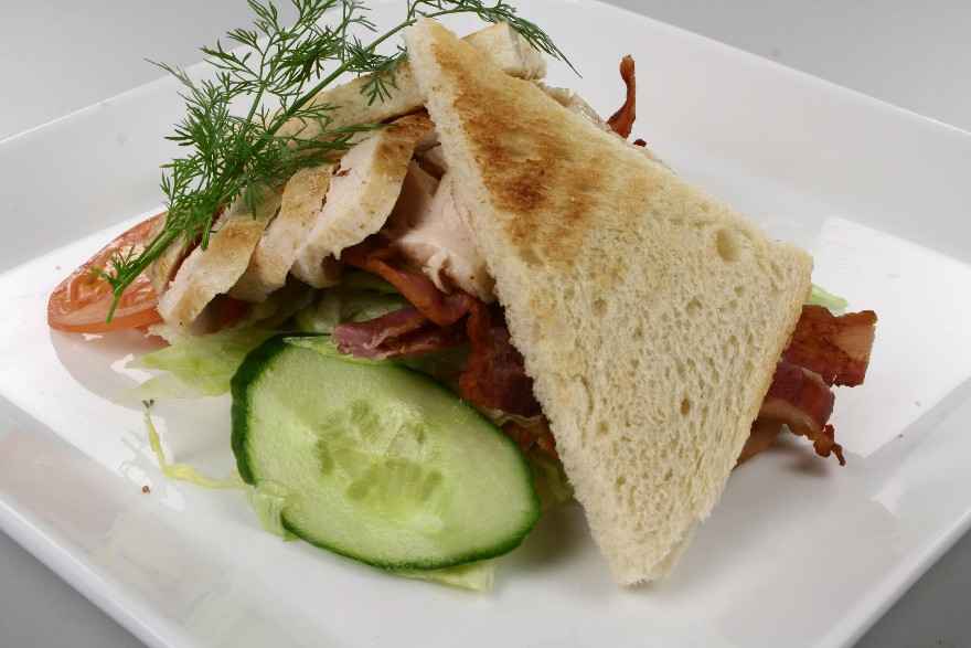 Club Sandwich med karrydressing ... klik for at komme tilbage