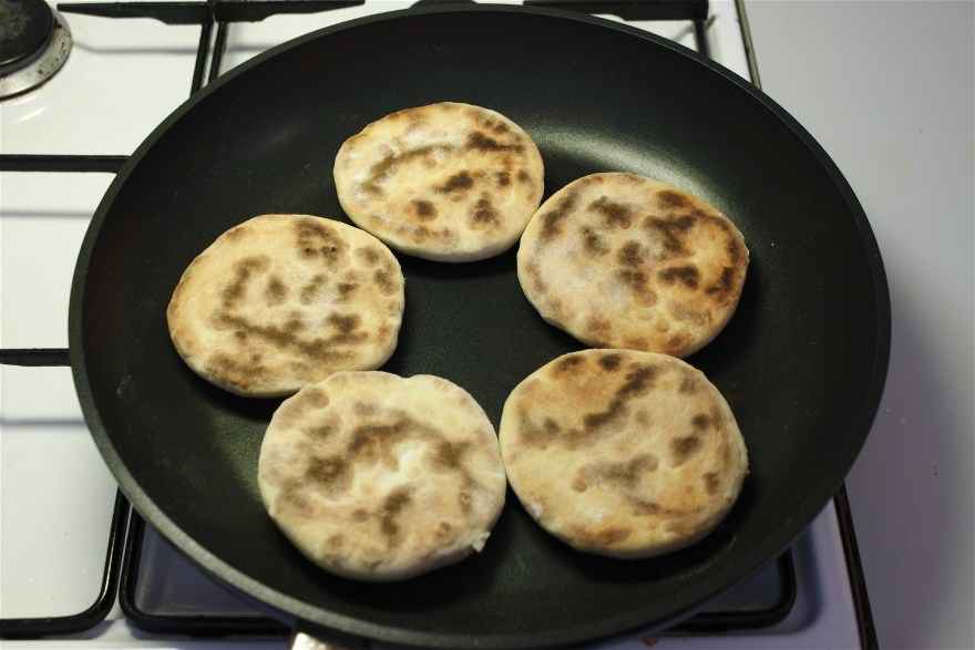 Naanbrød på pande ... klik for at komme tilbage