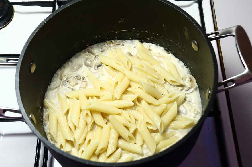 Ostegratineret mørksej med svampe og pasta ... klik for at komme tilbage