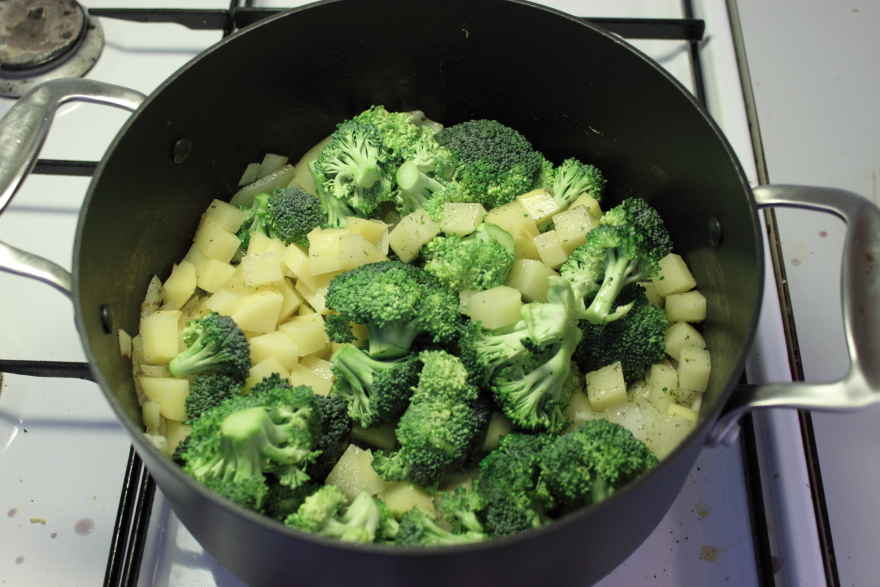 Broccoli- og kartoffelsuppe ... klik for at komme tilbage