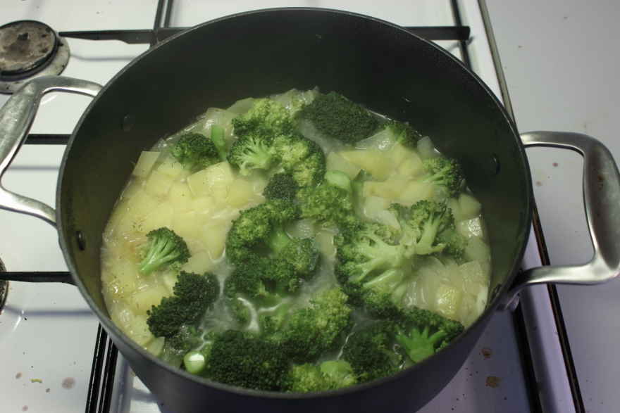 Broccoli- og kartoffelsuppe ... klik for at komme tilbage