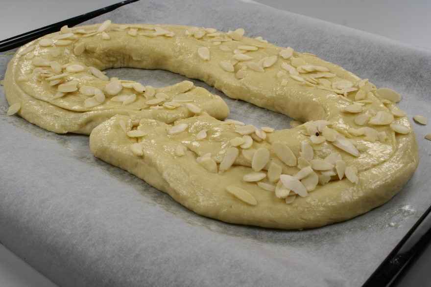 Kringle med marcipan og mandler ... klik for at komme tilbage