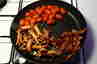 Røræg med bacon pølse og stegte tomater, billede 1