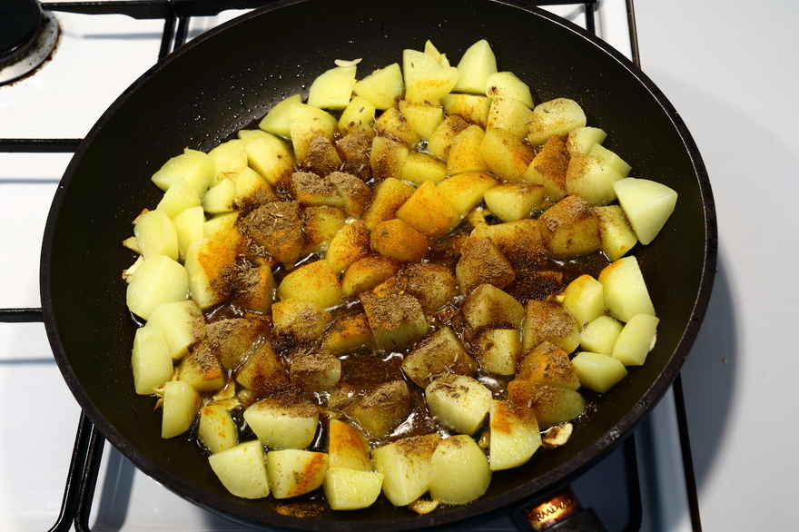 Aloo gobi (Indisk Kartofler og blomkål i karry) ... klik for at komme tilbage