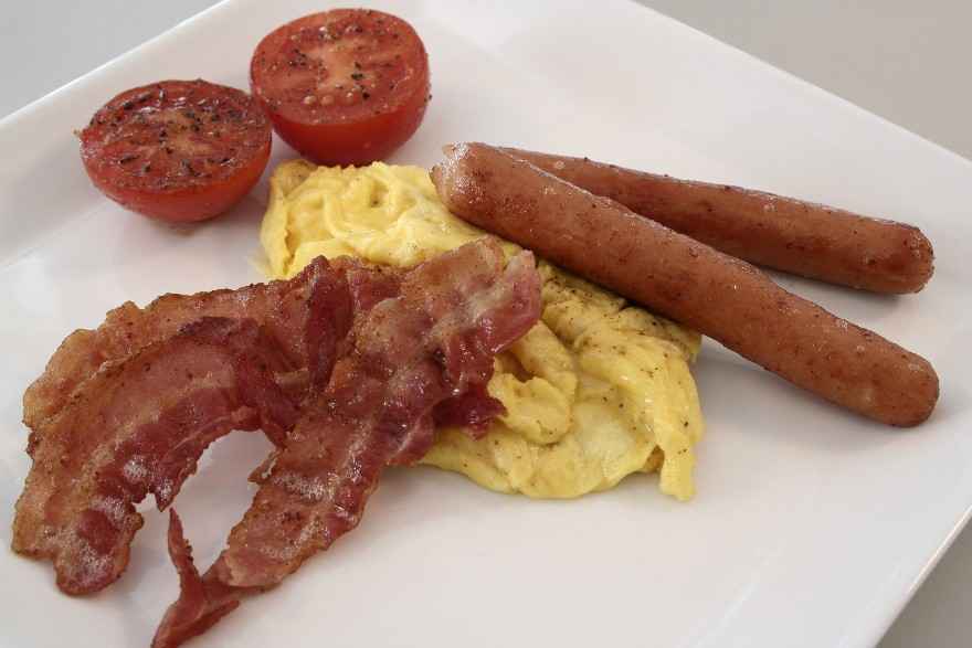 Røræg, bacon og brunchpølser ... klik for at komme tilbage