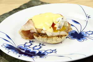 Æg benedict med hollandaise