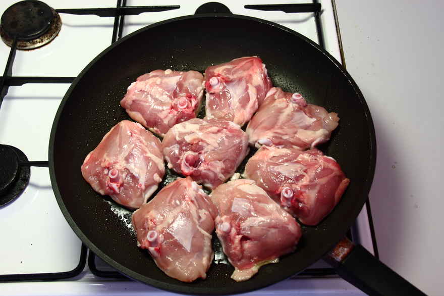 Stegte kyllinglår med peberfrugt og purløgssauce ... klik for at komme tilbage