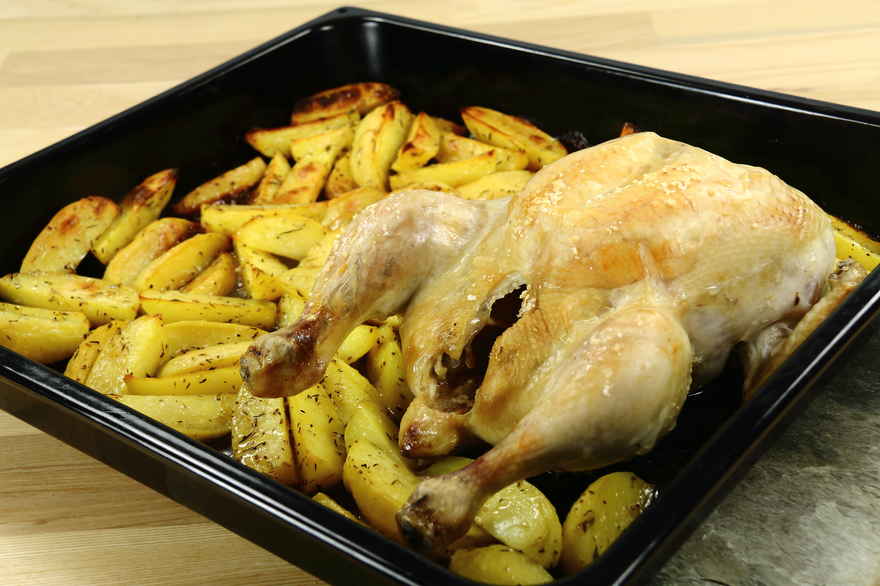 Helstegt kylling med salat og kartoffelbåde ... klik for at komme tilbage