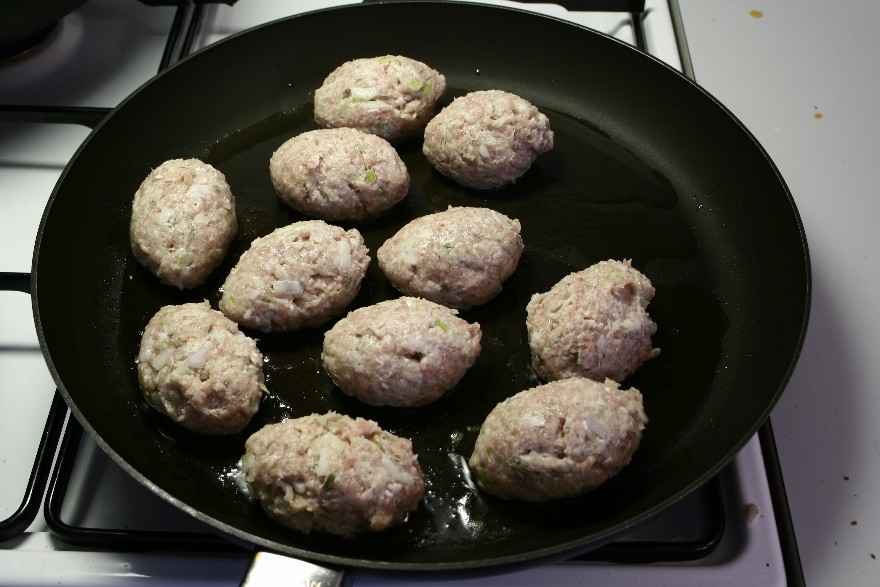 Kyllingefrikadeller med champignonsauce ... klik for at komme tilbage