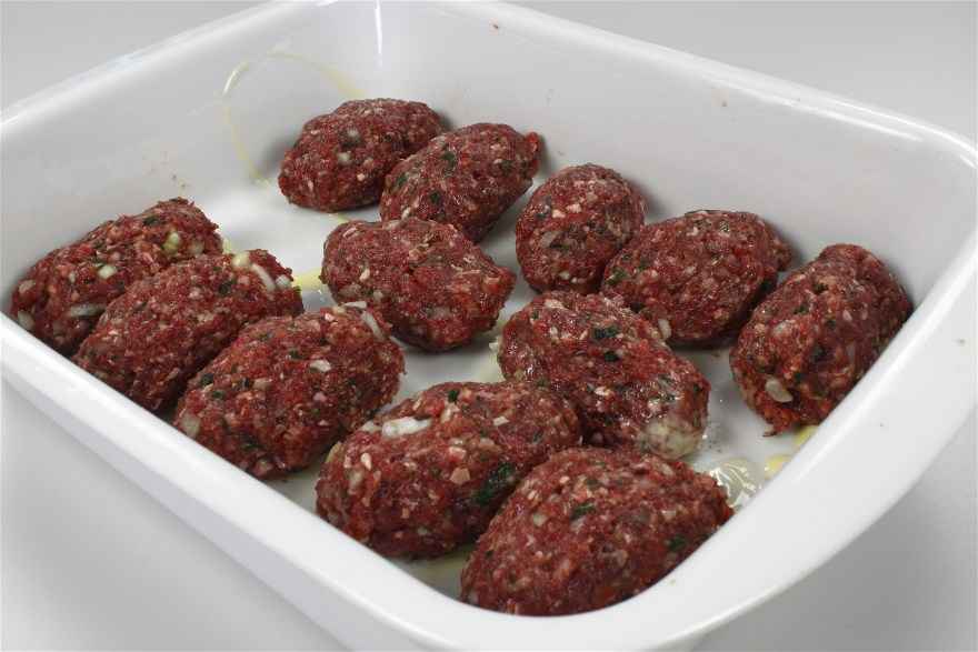 Græske ovnstegte frikadeller i tomatsovs ... klik for at komme tilbage