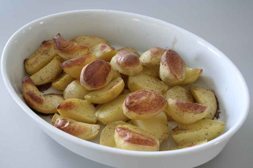 Spansk gryde med skinketern og bagte kartofler ... klik for at komme tilbage