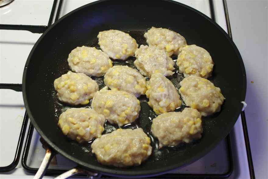 Kyllingefrikadeller med majs ... klik for at komme tilbage