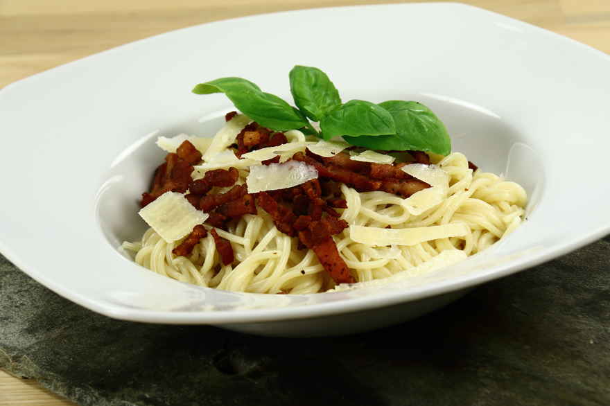 Spaghetti med ost og bacontern ... klik for at komme tilbage