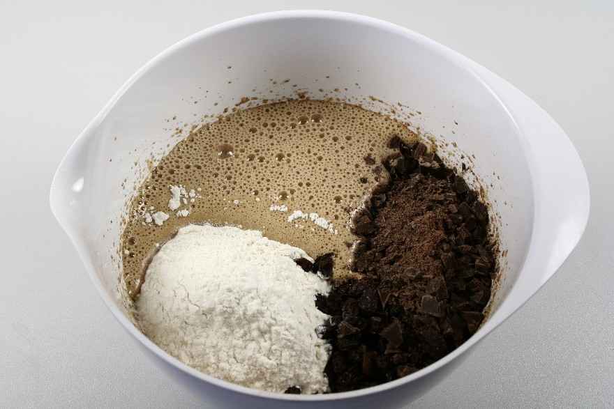 Chokoladekage med æbler ... klik for at komme tilbage