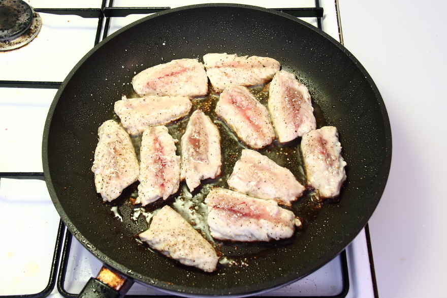 Skindstegt makrel med marineret kartoffelsalat ... klik for at komme tilbage