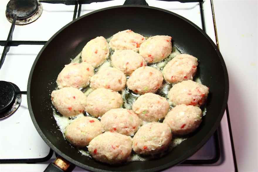 Kyllingefrikadeller ... klik for at komme tilbage