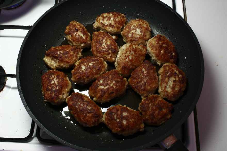 Grove frikadeller ... klik for at komme tilbage