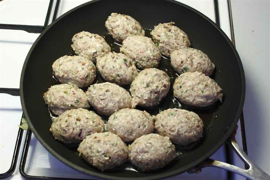 Kyllingefrikadeller 06 ... klik for at komme tilbage