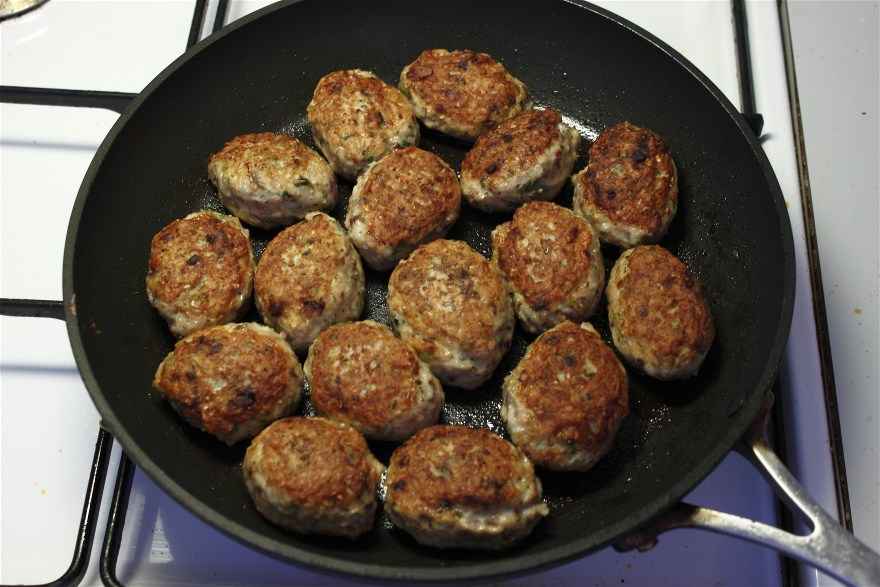 Kyllingefrikadeller 06 ... klik for at komme tilbage