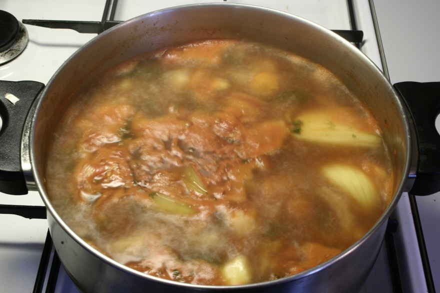 Græsk kartoffelsuppe ... klik for at komme tilbage