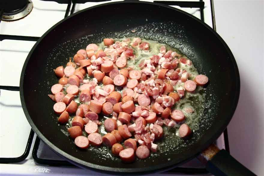 Æggekage med bacon og pølser ... klik for at komme tilbage