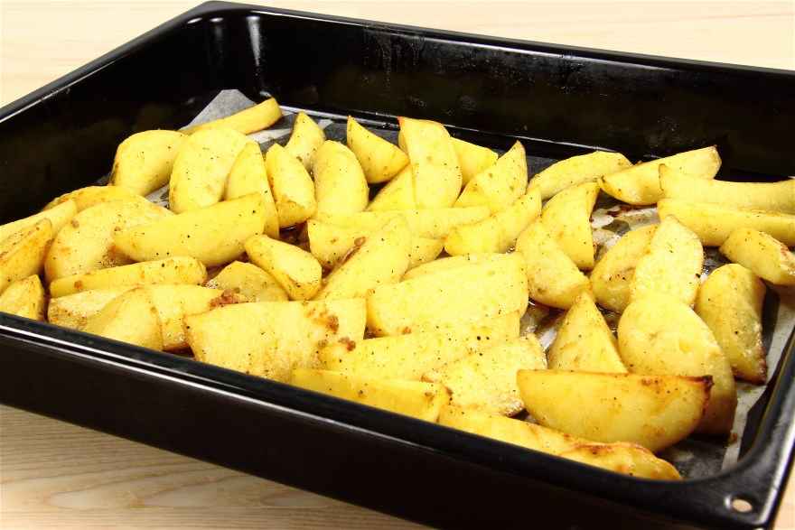 Ovnbagte kartoffelbåde med krydderi ... klik for at komme tilbage
