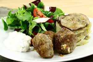 Kartoffel- auberginegratin med græske frikadeller, billede 4