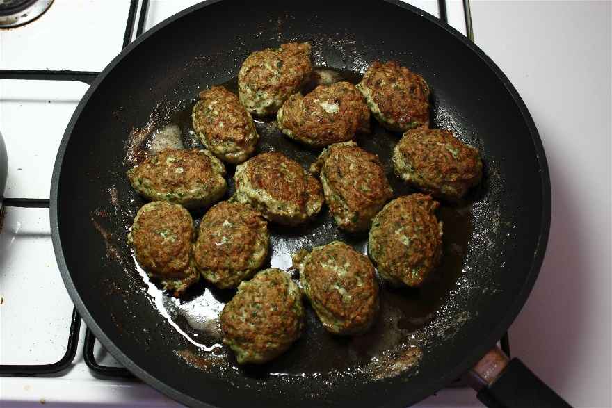 Kyllingefrikadeller 02 ... klik for at komme tilbage