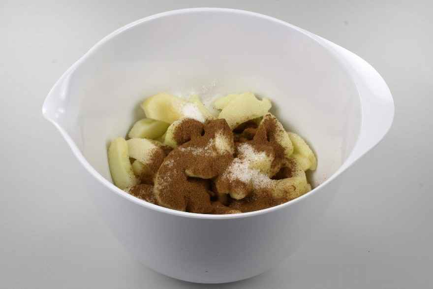 Bagt æblekage med kanel ... klik for at komme tilbage